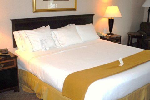 Holiday Inn Express ווטרבורי מראה חיצוני תמונה